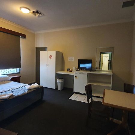 Hotel Allen Townsville Exterior photo
